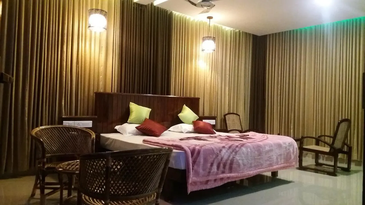 Отель Tranquil Valley Resort Муннар